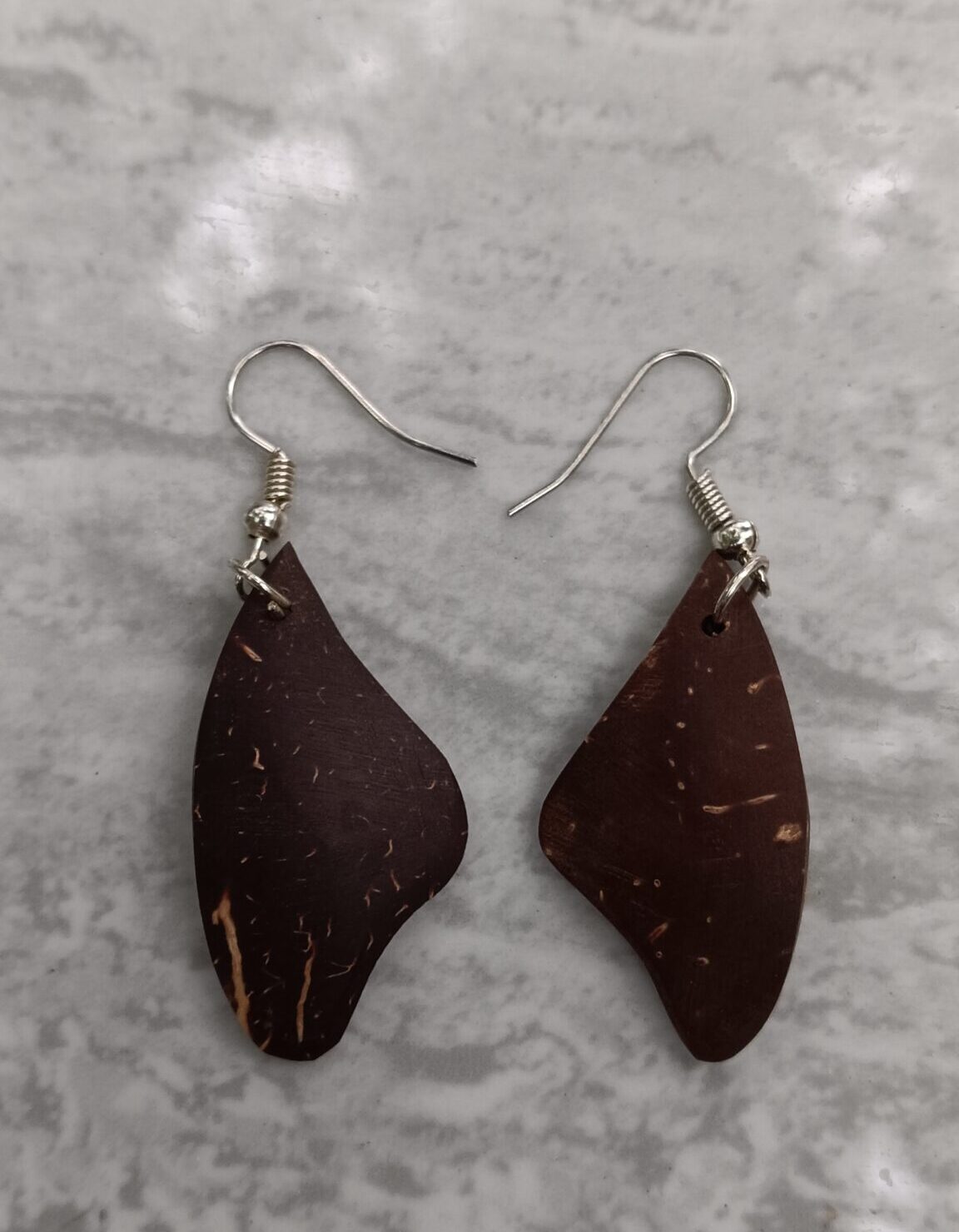 Abstract Curve Ear Ring - Image 2